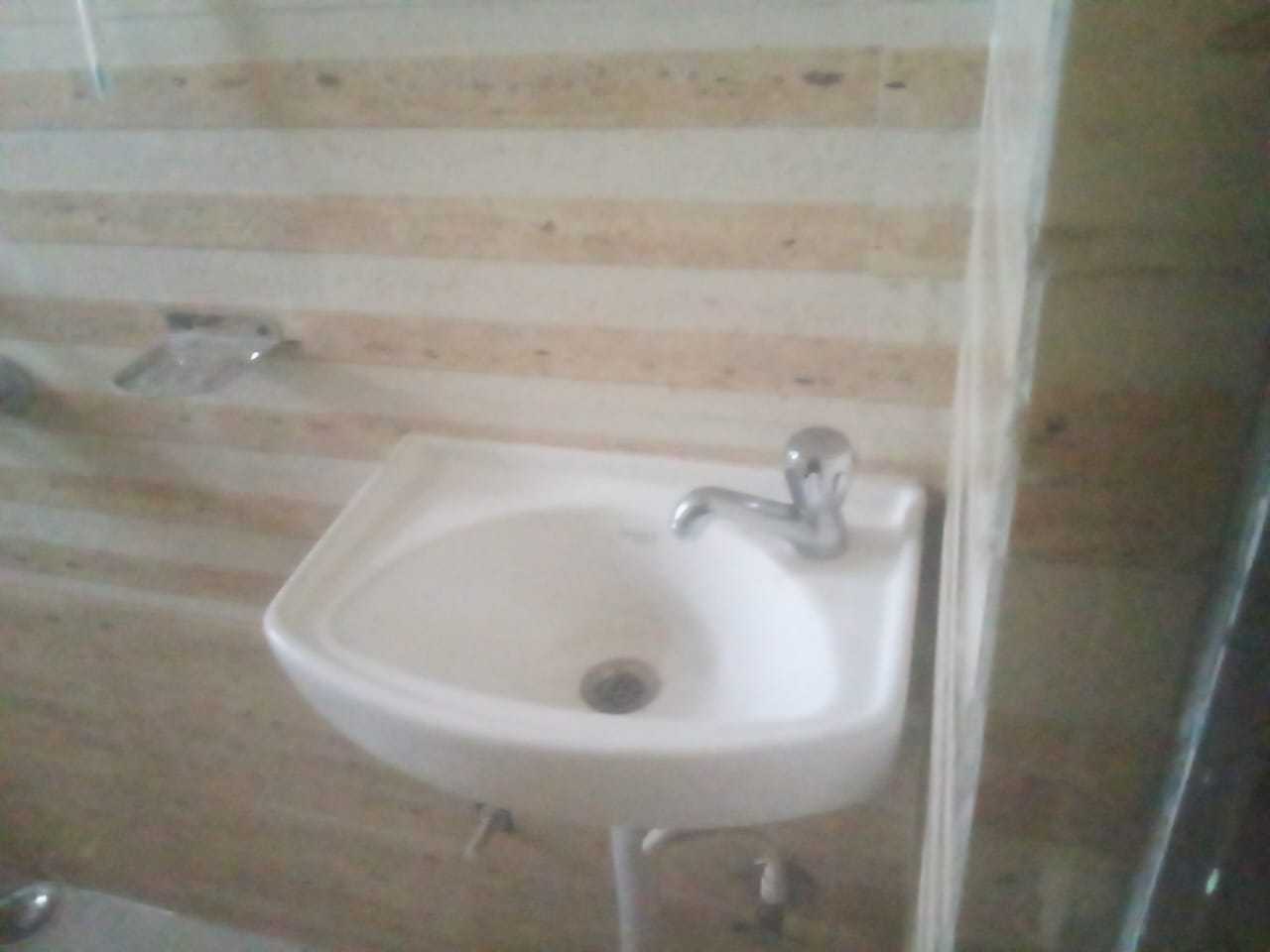 Semi Furnished 3bhk in Lichu Bagan Rd, Jaya Nagar, Khanapara, Guwahati, Assam, India for Rent